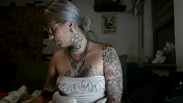 RoxxyInk online show from July 26, 1:25 am