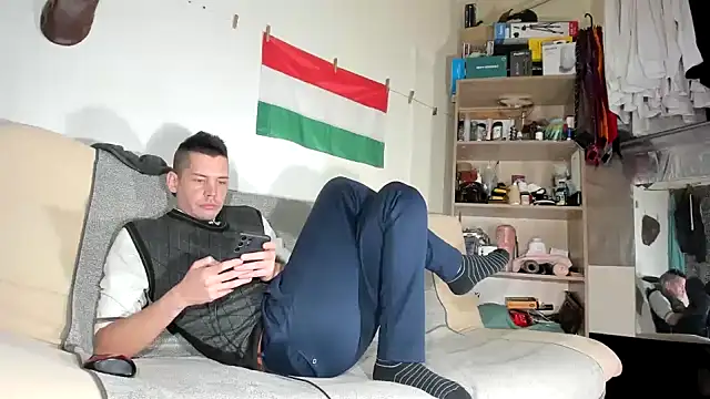 Snapshot of viraglaci18@xh chatting on January 18, 4:44 pm viraglaci18xh online show from January 18, 4:44 pm