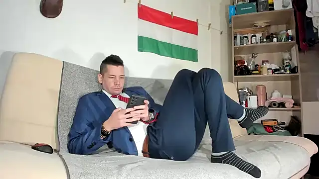 Snapshot of viraglaci18@xh chatting on January 19, 11:03 am viraglaci18xh online show from January 19, 11:03 am