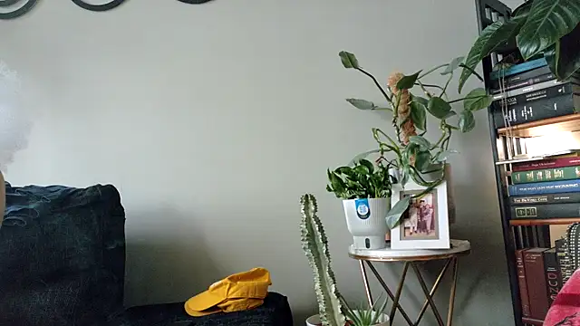 bestofdoseswirls online show from April 8, 6:30 pm