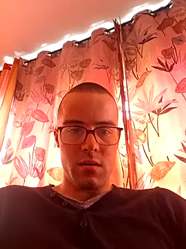 Snapshot of Hakim14460 chatting on June 12, 1:43 pm Hakim14460 online show from June 12, 1:43 pm