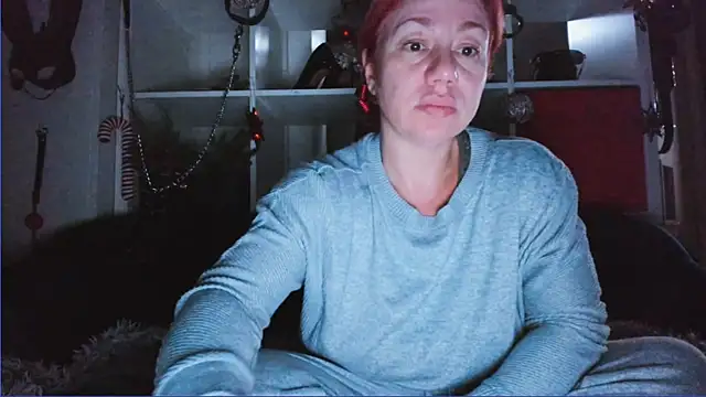 Ella  Kross online show from December 19, 5:29 pm