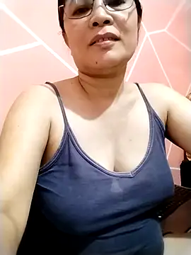  wetty kitty  online show from April 4, 6:55 am