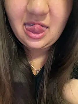 Snapshot of Jane_BBW chatting on July 9, 3:32 am Jane BBW online show from July 9, 3:32 am