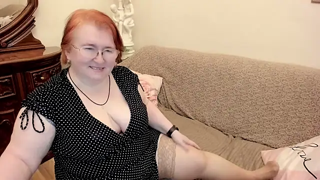 leiamillersonn online show from February 17, 6:21 am