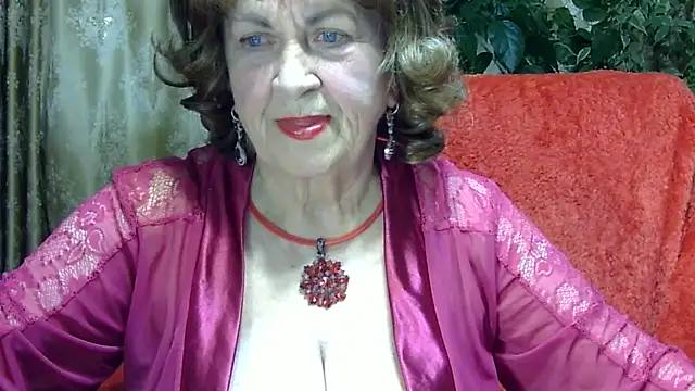 Emma52610 online show from April 7, 4:07 pm