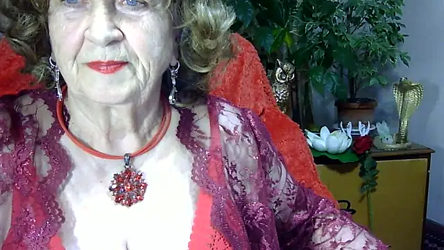 Emma52610 online show from April 19, 5:01 pm