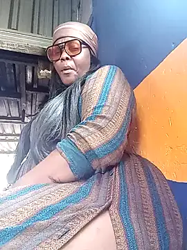 SQUITBOOTY online show from January 18, 11:25 am