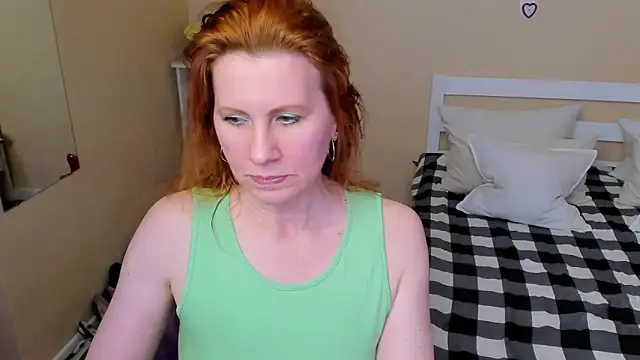 FoxySophia online show from November 16, 7:30 pm