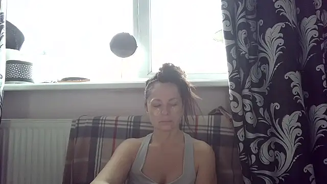 LindaStarS online show from February 20, 5:48 am