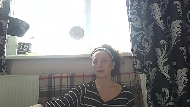 LindaStarS online show from April 18, 6:39 am