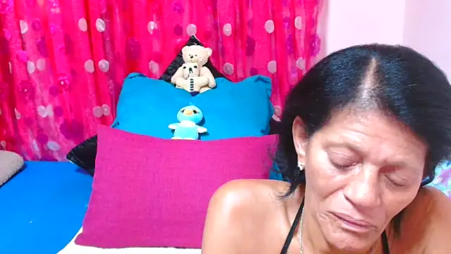 SLUTTYROXY online show from February 13, 7:48 am