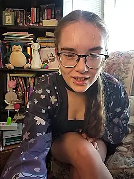 Izzy Hellbourne online show from May 28, 5:43 pm