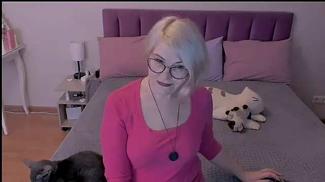 sabrinamacmarren online show from March 9, 4:11 pm