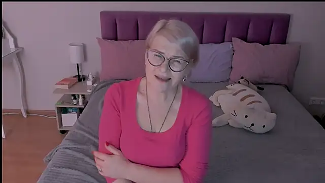 sabrinamacmarren online show from March 18, 10:48 pm