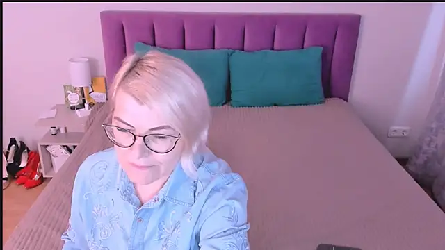 sabrinamacmarren online show from November 2, 1:13 pm