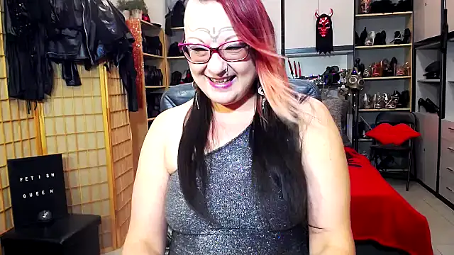 LindaDaemonX online show from November 23, 8:14 am