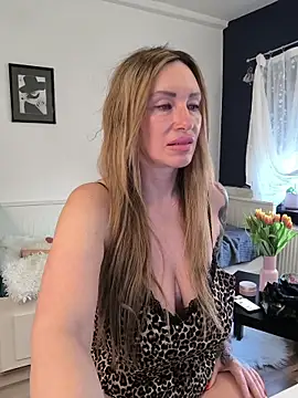 missjenn x online show from March 11, 6:19 am