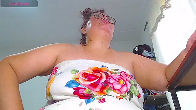 ashelymalefica online show from June 11, 7:56 pm
