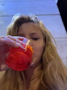 AnastasiaAniess online show from April 18, 7:58 pm