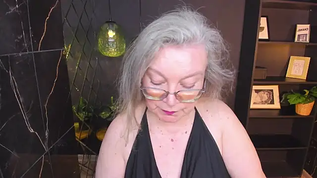 NataliMellow online show from May 22, 1:17 pm