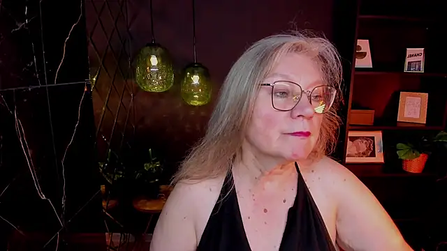 Snapshot of NataliMellow chatting on June 25, 1:15 pm NataliMellow online show from June 25, 1:15 pm