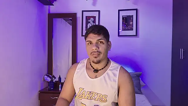 Snapshot of starguy_28 chatting on June 7, 5:38 pm starguy 28 online show from June 7, 5:38 pm