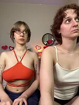 Snapshot of Jitoon_Exe chatting on February 12, 8:37 pm Jitoon Exe online show from February 12, 8:37 pm