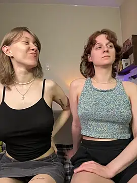 Snapshot of Jitoon_Exe chatting on February 22, 7:45 pm Jitoon Exe online show from February 22, 7:45 pm