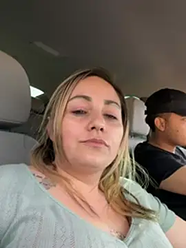 babygirl0777 online show from April 11, 12:15 am