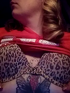 babygirl0777 online show from April 23, 6:03 am