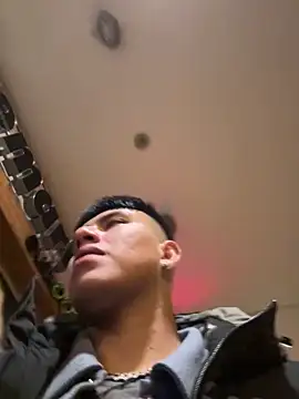Snapshot of mikeeeeeell chatting on February 1, 3:38 am mikeeeeeell online show from February 1, 3:38 am