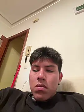 Snapshot of mikeeeeeell chatting on March 13, 9:54 pm mikeeeeeell online show from March 13, 9:54 pm
