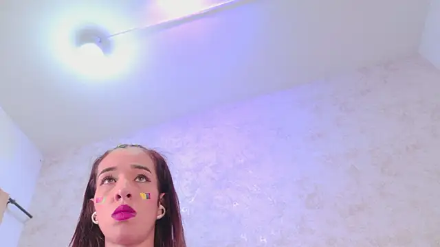 Snapshot of cristinapuerta_ chatting on June 27, 11:37 am cristinapuerta online show from June 27, 11:37 am