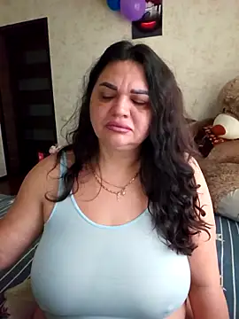 littleRikka online show from April 15, 4:30 am