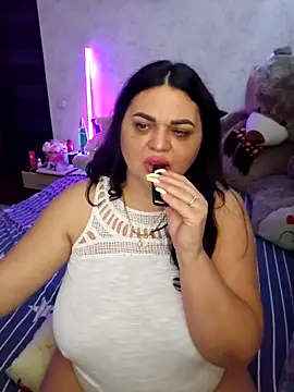 littleRikka online show from April 18, 6:23 pm