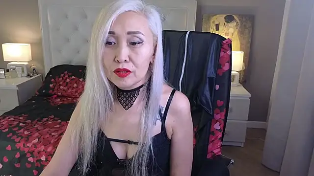 Snapshot of RoxalanaStar chatting on October 7, 8:50 pm RoxalanaStar online show from October 7, 8:50 pm