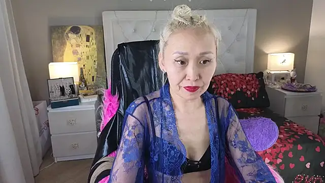 RoxalanaStar online show from May 24, 9:09 pm