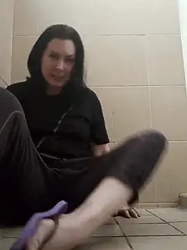 Snapshot of DesreRose chatting on February 27, 11:05 pm DesreRose online show from February 27, 11:05 pm