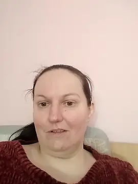 BustyLadyAlma online show from March 14, 8:20 am