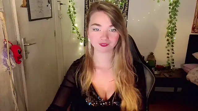 Thegirlbehindthemask online show from June 11, 3:32 pm