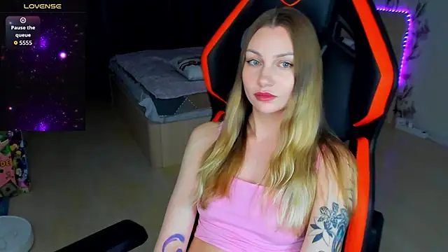 BiMolly online show from April 2, 10:29 pm