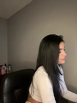 Snapshot of Sammy_pink chatting on March 4, 11:22 pm Sammy pink online show from March 4, 11:22 pm