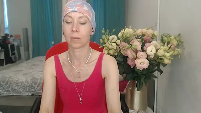 Snapshot of LuxuryNika chatting on July 17, 4:56 pm LuxuryNika online show from July 17, 4:56 pm