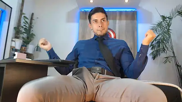 Andrew 4  online show from May 28, 1:14 am