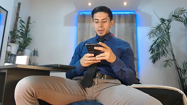 Andrew 4  online show from May 31, 6:31 am