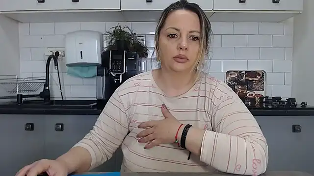 erikaerika online show from March 9, 8:07 am