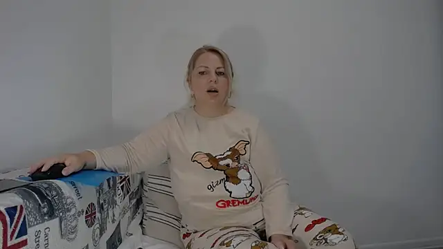 erikaerika online show from September 28, 5:57 am