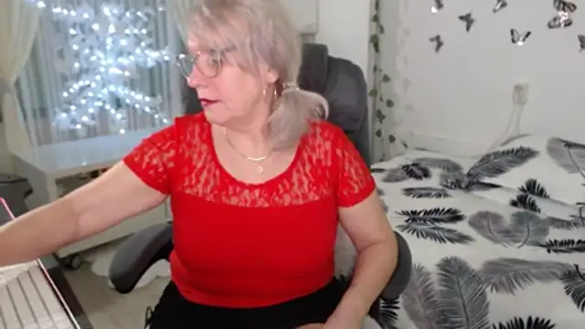 Ghertrude52 online show from March 22, 5:33 am