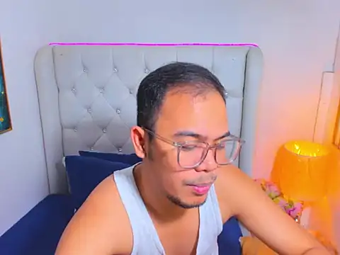 AsianZero online show from May 11, 4:26 pm